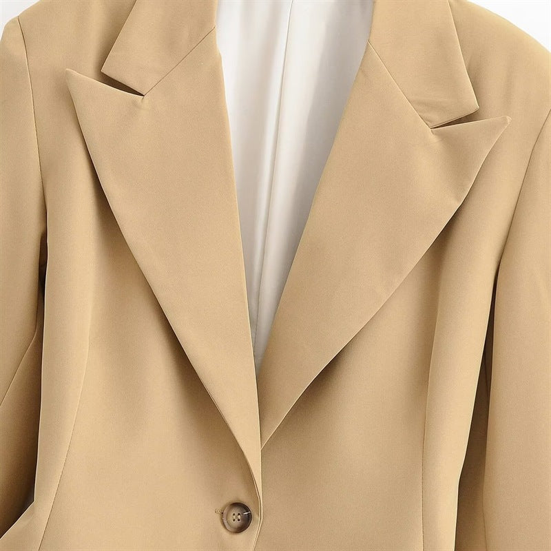 Damen Oversize-Blazer mit markantem Revers und leicht taillierter Silhouette Drune