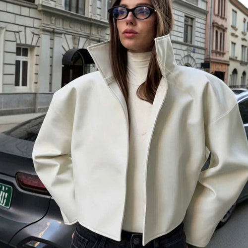 Damen Kurze Boxy Kunstlederjacke mit markantem Stehkragen Drune
