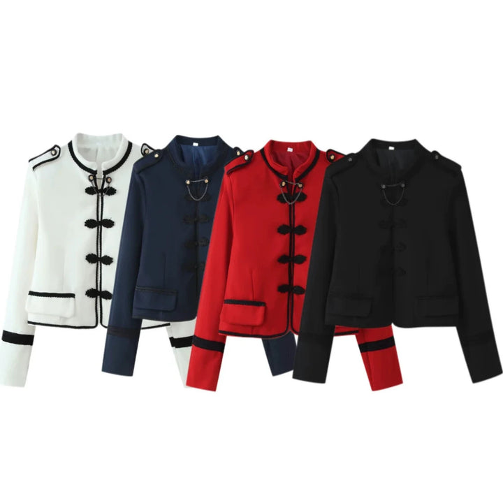 Damen 300+ taillierte Cropped‑Militärblazerjacke mit Stehkragen, Schulterpatten und dekorativen Froschverschlüssen Drune