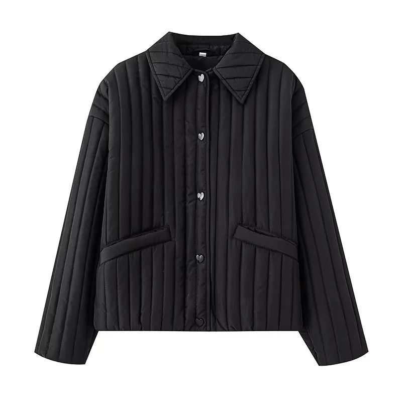 Damen nan gesteppte Kurzjacke mit Herzknopfleiste, Kentkragen und aufgesetzten Taschen Drune