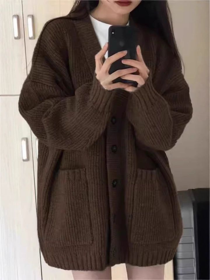 Damen Oversize Strickcardigan mit aufgesetzten Taschen und durchgehender Knopfleiste Drune