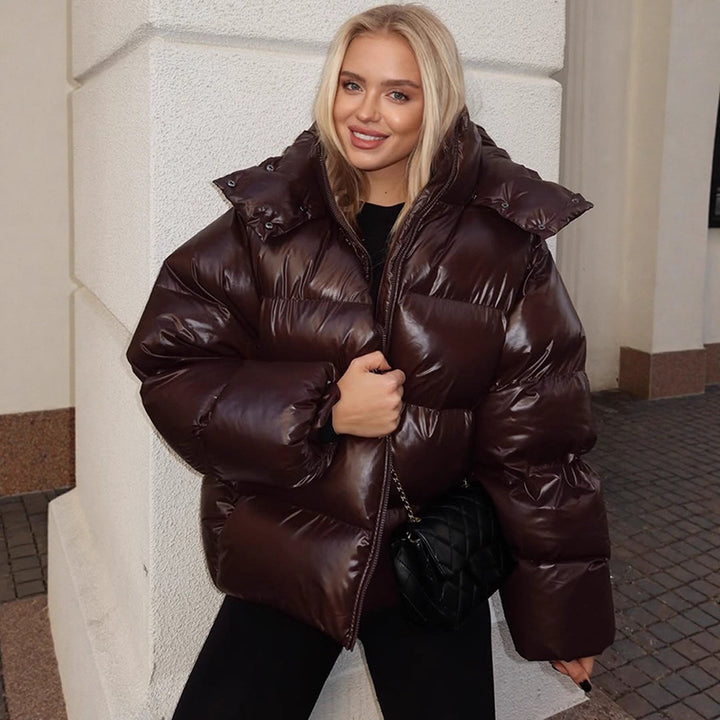 Damen Oversize Steppjacke in Lackoptik mit hohem Kragen und wattierter Fütterung Drune