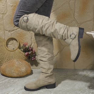 Damen Overknee-Stiefel aus weichem Wildleder mit dekorativem Schnallen-Detail Drune