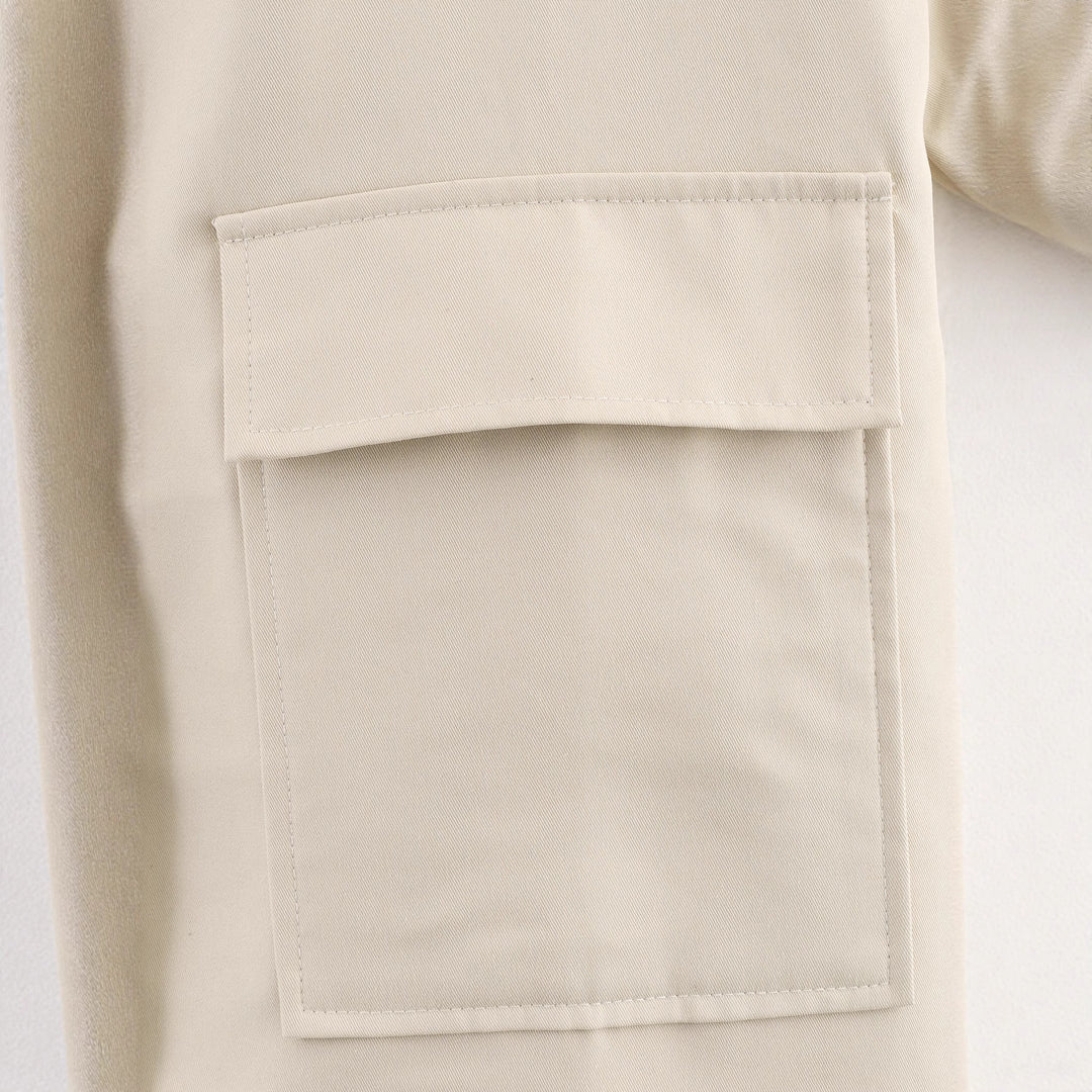 Damen 40+ kurze boxy Übergangsjacke mit kontrastkragen und Pattentaschen Drune