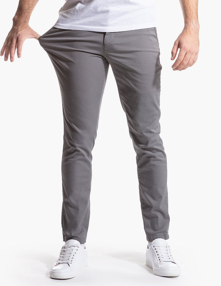Herren Enganliegende Stretch-Chinohose mit tapered Bein und elastischem Saum Drune