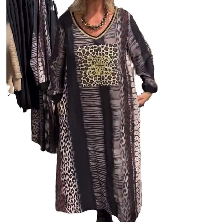 Damen nan fließendes Paneel-Longdress mit Patchwork-Animalprint und goldfarbener Brustapplikation Drune
