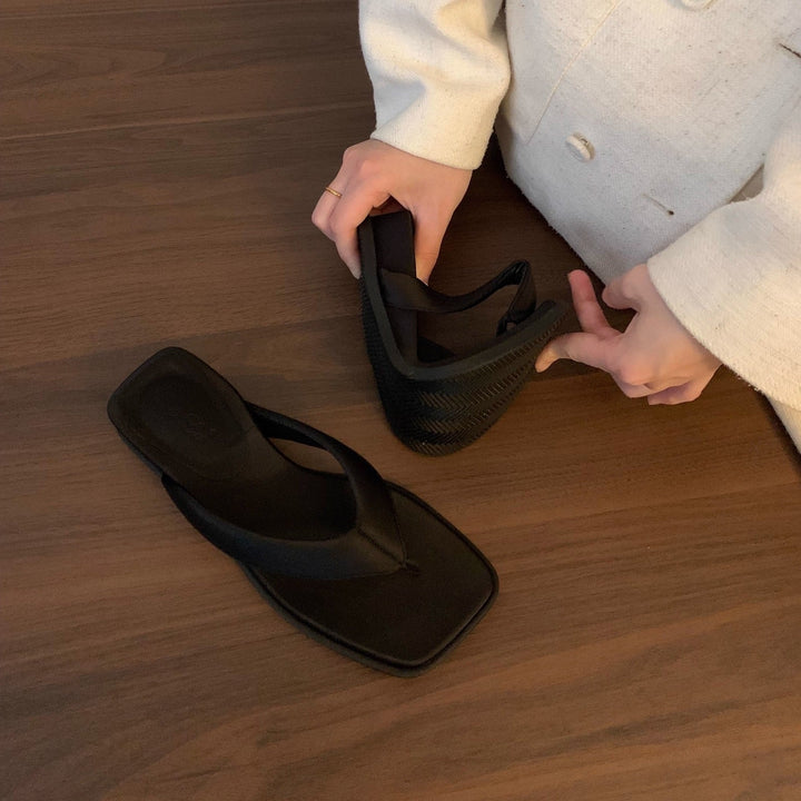 Damen Zehentrenner mit elegantem minimalistischen Design und komfortablen Fußbetten Drune