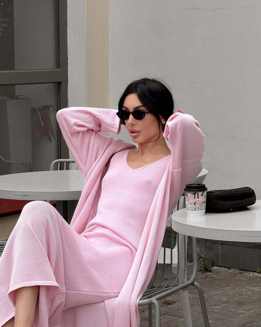 Damen Strickkleid mit spaghetti-Trägern und V-Ausschnitt Drune