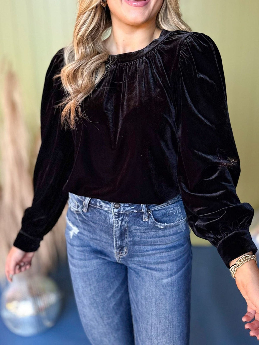 Damen Samtbluse mit Ballonärmeln und gerafftem Stehkragen Drune