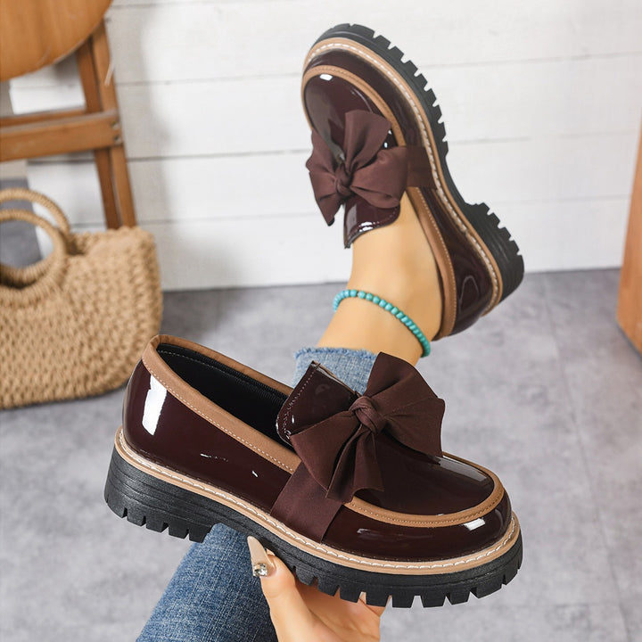 Damen nan Lack-Loafer mit großer Zierschleife und profilierter Gummisohle Drune