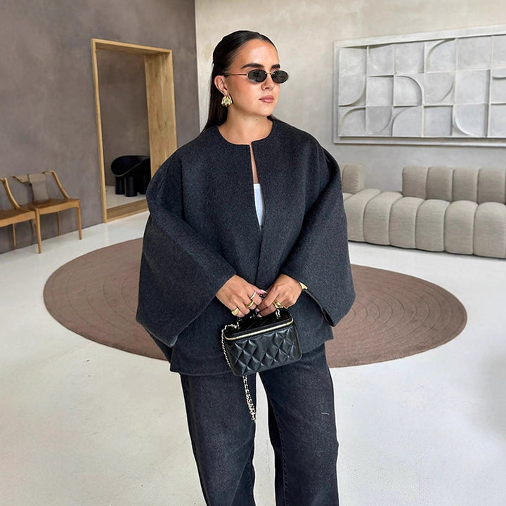 Damen Kurze Wollmix-Capejacke mit überschnittenen Trompetenärmeln Drune