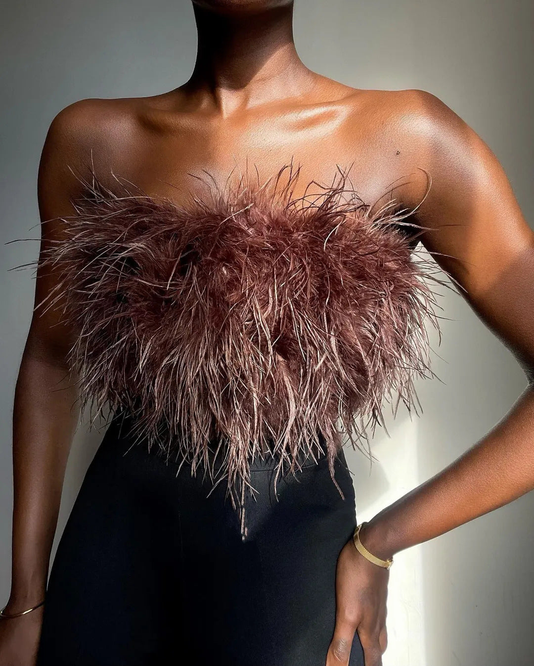Damen Glamouröses Plüsch-Top mit abnehmbaren Trägern und fransigen Details Drune