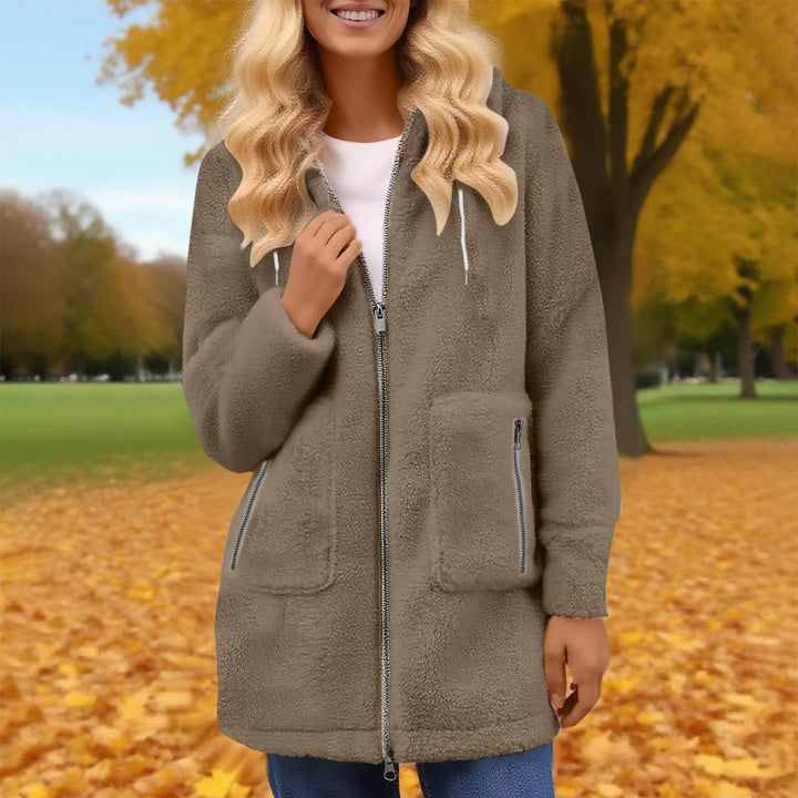 Damen Teddy-Fleece-Mantel mit Kapuze, durchgehendem Reißverschluss und aufgesetzten Taschen Drune