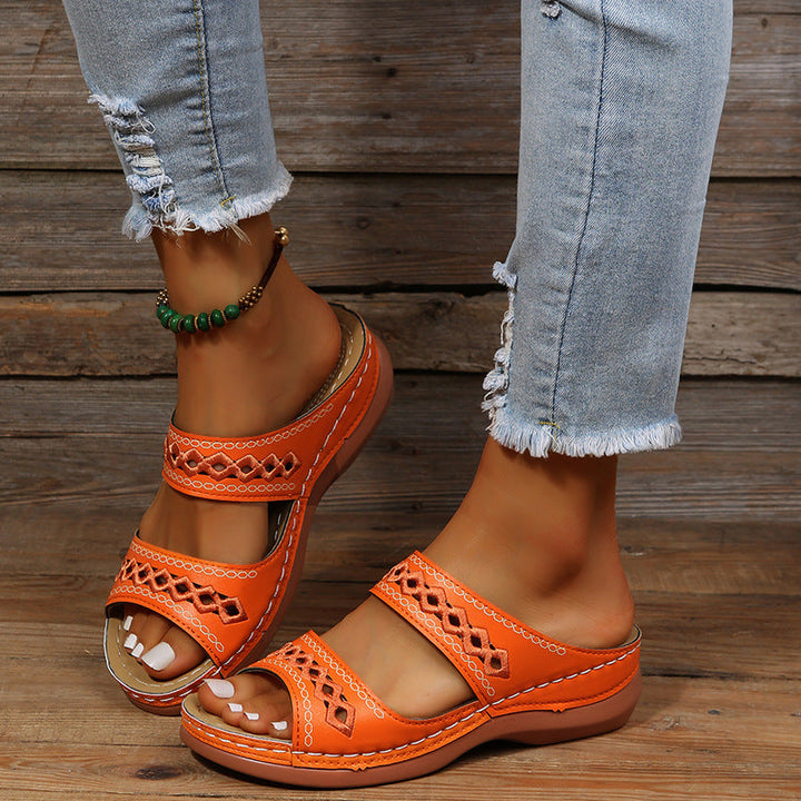 Damen Bequeme Leder-Sandalen mit dekorativem Lochmuster Drune