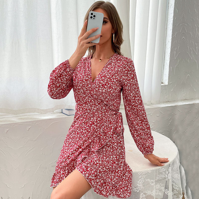 Damen Wickelkleid mit floralen Mustern und taillierbarem Gürtel Drune