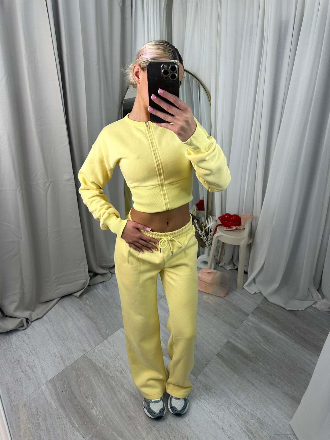 Damen cropped Kapuzenjacke und entspannte Jogginghose Set Drune