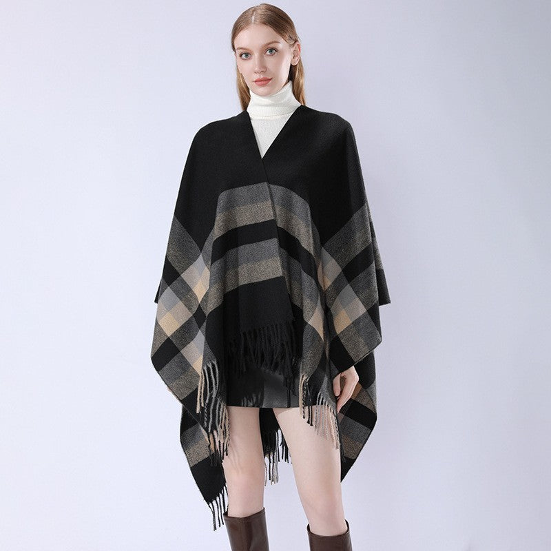 Damen Grobgewebte Cape‑Ruana im Oversize mit verlaufendem Karomuster und Fransensaum Drune