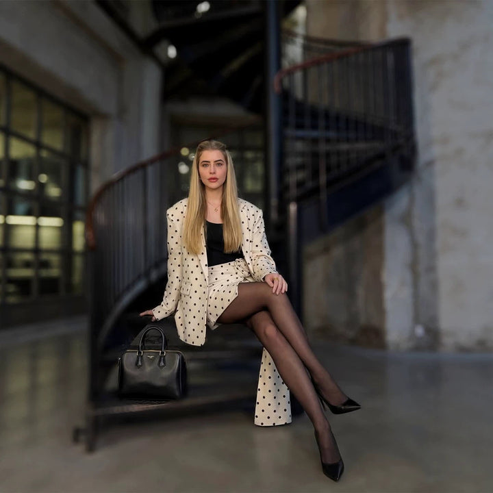 Damen Zweiteiliges Blazer- und Wickelminirock-Set mit Punkten und Zierschleife Drune