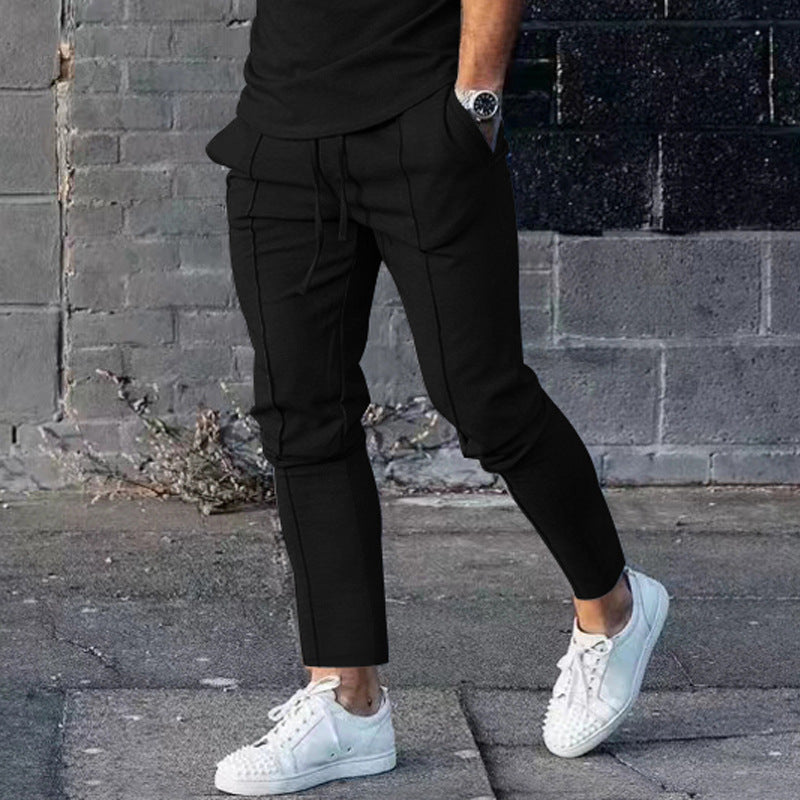 Herren nan eng anliegendes Langarmshirt aus Baumwollstretch mit Rundhalsausschnitt und körperbetonter Passform Drune