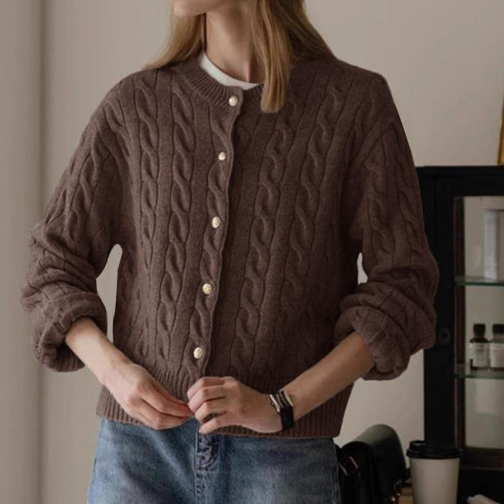 Damen Strickjacke mit Zopfmuster und eleganten Knopfdetails Drune