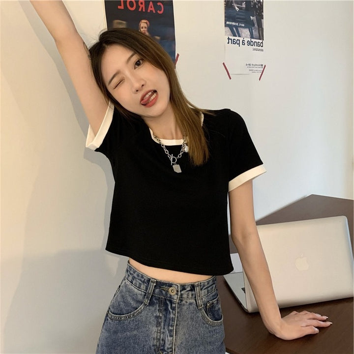 Damen Cropped T-Shirt mit kontrastierenden Ärmeln und modernem Schnitt
