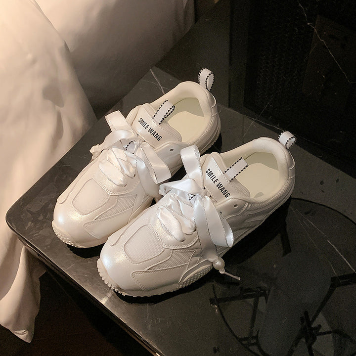 Damen Fashion-Sneaker mit dekorativer Schleifen-Schnürung und Perlenanhänger Drune