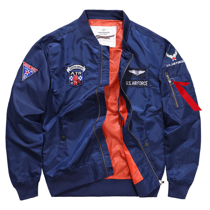 Männlicher  von Flugzeugen inspirierter Bomberjacke mit Kontrastfutter und Reißverschlussärmel mit Utility-Tasche Drune