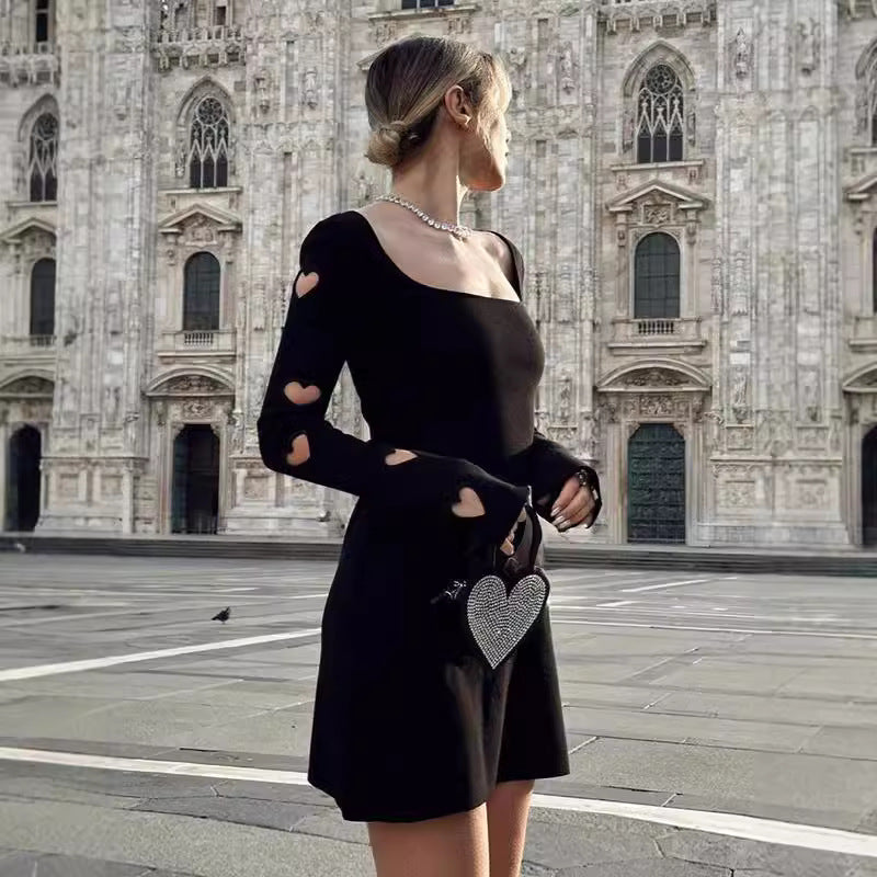 Damen Minikleid mit Herz-Details und asymmetrischem Ausschnitt Drune