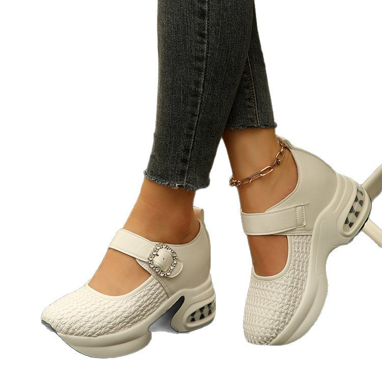 Damen Plateausneaker-Mules mit gestricktem Obermaterial, Schmuckriemen und skulpturierter Luftsohle Drune