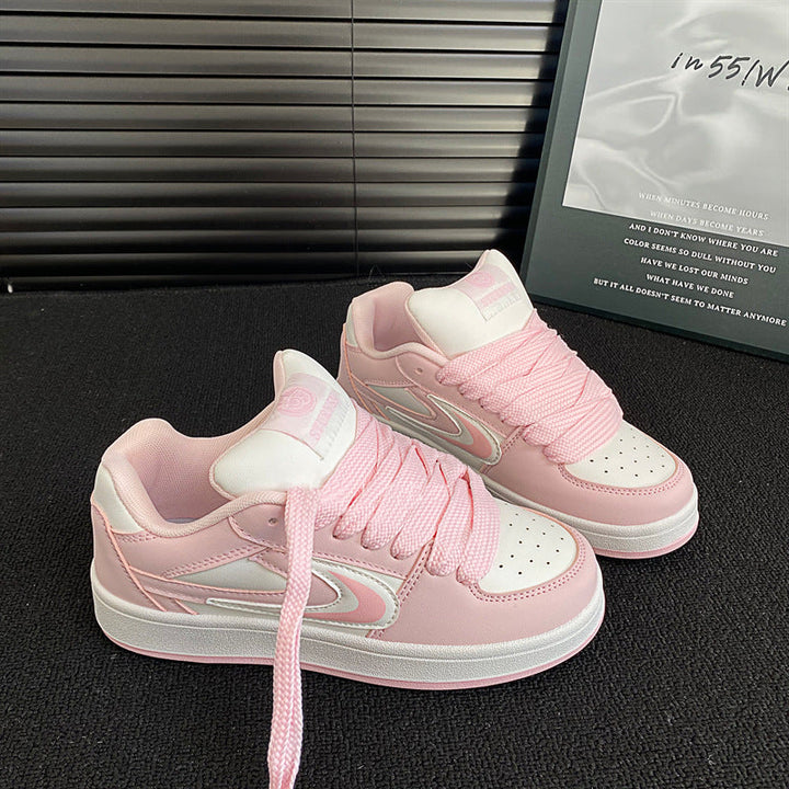 Damen Sneakers im trendigen Design mit dicker Laufsohle und aufregenden Schnürdetails Drune