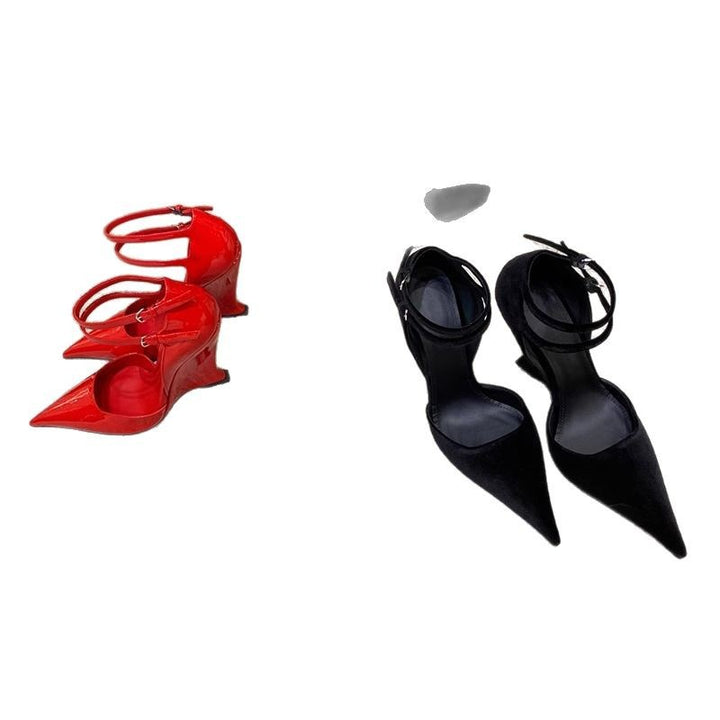 Damen Spitz zulaufende Lackpumps im Mary-Jane‑Stil mit doppeltem Knöchelriemen und sculpted Kittenabsatz Drune