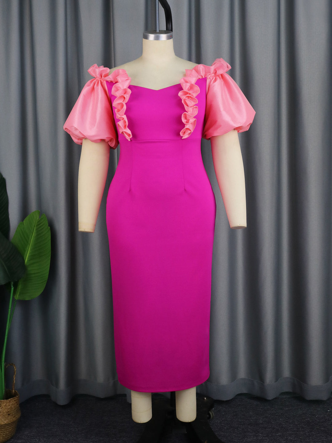 Damen figurbetontes Abendkleid mit voluminösen Rüschenärmeln Drune