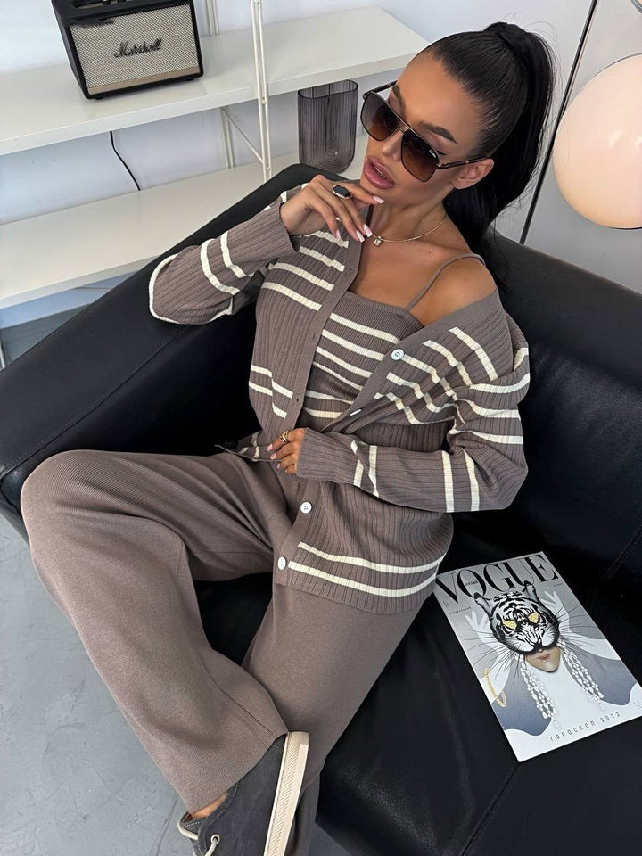 Damen Strick-Loungewear-Set aus Feinripp mit Button-Cardigan, Spaghetti-Top und weitem Jogger Drune