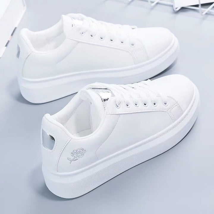 Damen nan urbaner Freizeit-Sneaker mit dezenter Rosenstickerei, erhöhtem Keilsohlenprofil und gepolstertem Komfortfußbett Drune