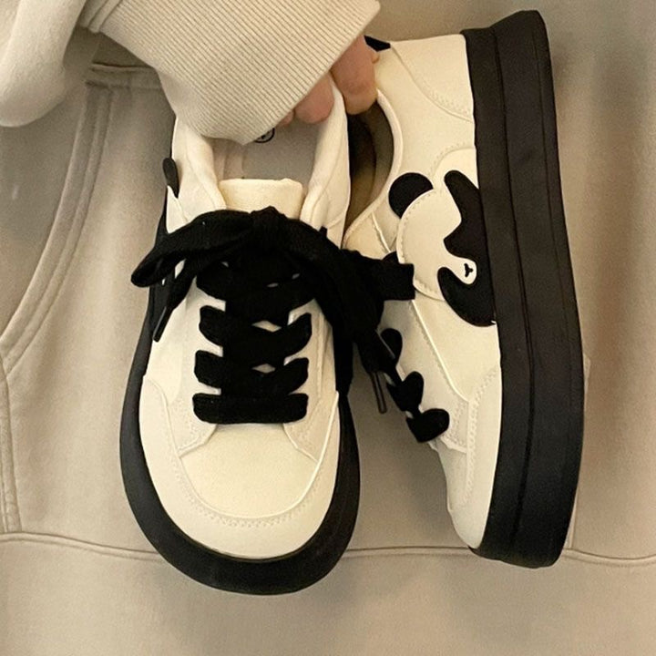 Damen Plateau-Sneaker mit auffälliger Tierapplikation und gepolstertem Komfortkragen Drune