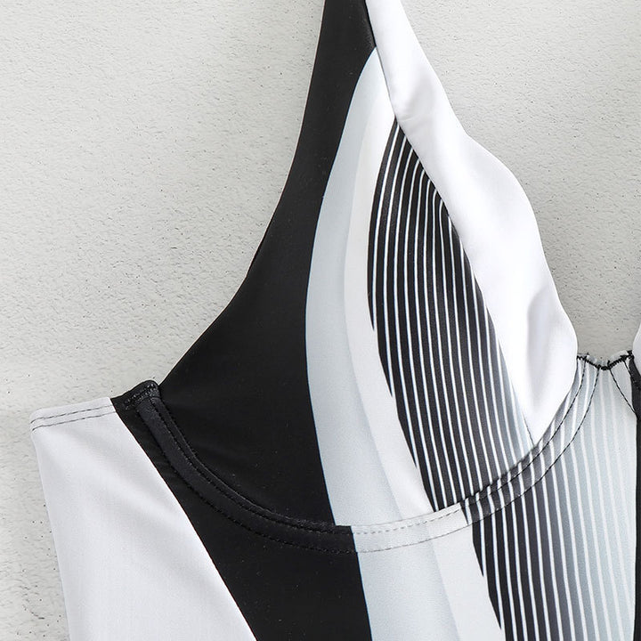 Damen Einteiler Badeanzug mit sportlichem Design und eleganten Linien Drune