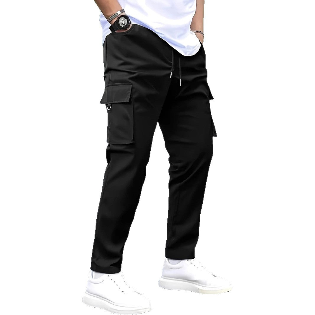 Herren Slim‑Tapered Cargo‑Jogginghose mit Tunnelzugbund, Klappentaschen und Metallringdetail Drune