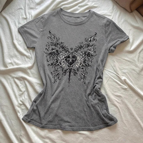 Damen T-Shirt mit künstlerischem Schmetterlingsdesign und herzförmigem Akzent Drune
