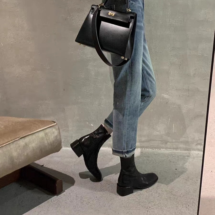 Damen Glattleder-Stiefelette mit schlanker Socken-Passform, innenliegendem Reißverschluss und sculpted Blockabsatz Drune