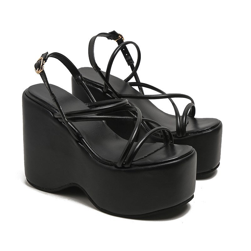 Damen Plateau-Sandaletten mit eleganten Riemen Drune