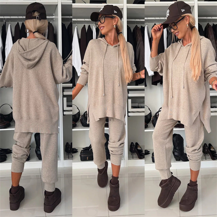 Damen Lounge-Set aus weichem Feinstrick mit übergroßem Kapuzenpullover und schmal zulaufender Bündchenhose Drune