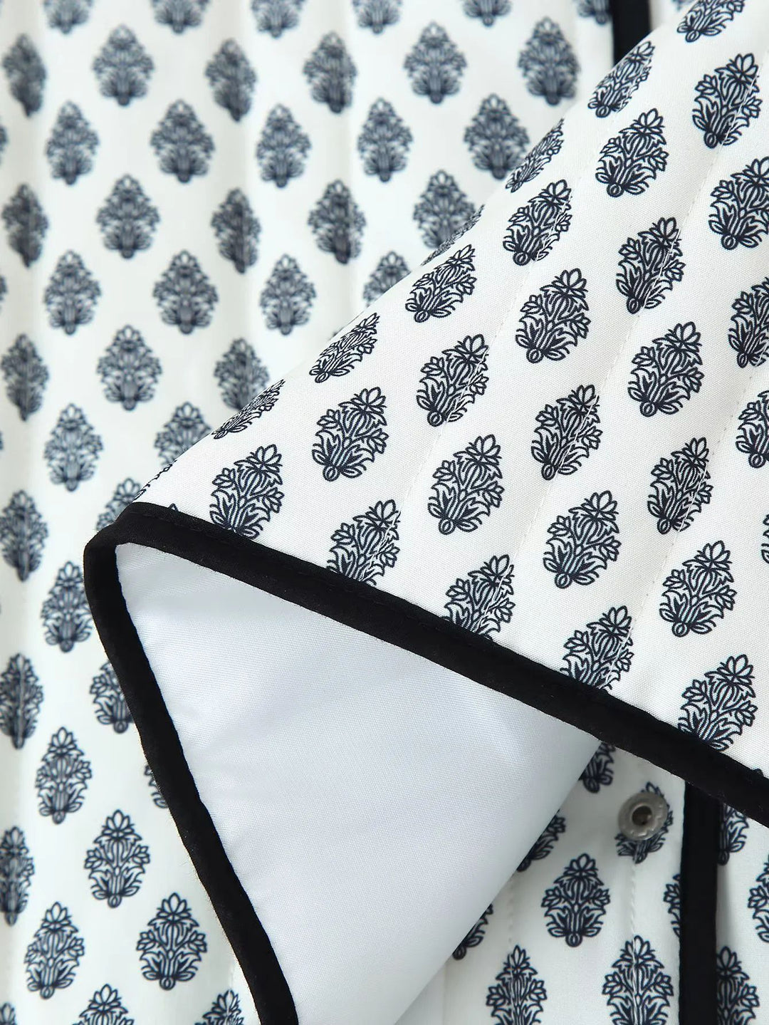 Damen modische kurz geschnittene Jacke mit kontrastierenden Paspeln und praktischen Taschen Drune
