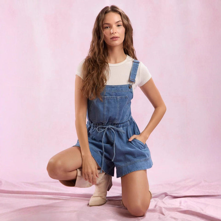 Damen Jeans-Latzkleid mit verstellbaren Trägern und praktischem Kordelzug Drune