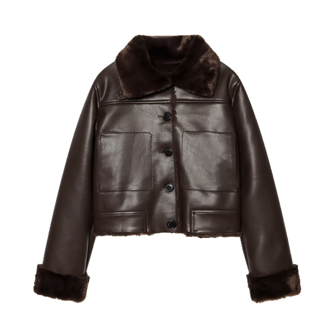 Damen Kurzjacke in Lammfell‑Optik mit Pelzkragen, aufgesetzten Taschen und Knopfleiste Drune