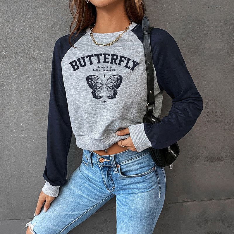 Damen Kurzes Raglan-Sweatshirt mit Schmetterlings-Print und kontrastierenden Ärmeln Drune