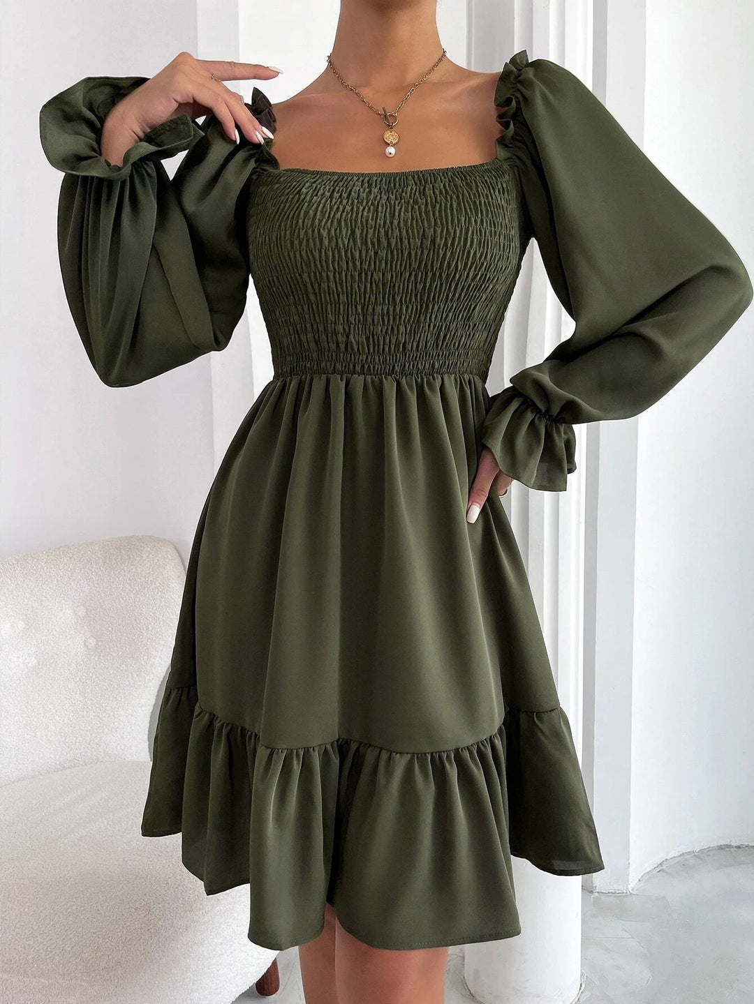 Damen Luftiges Minikleid mit Puffärmeln und Rüschendetails Drune