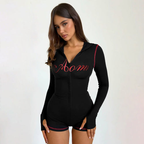 Damen nan taillierter Zip-Romper mit Kapuze, langer Armführung und integrierten Shorts aus funktionalem Stretch Drune