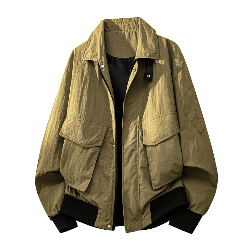 Herren legerer Field-Bomberjacke mit großzügigen Pattentaschen, verdeckter Reißverschlussblende und Rippbündchen Drune