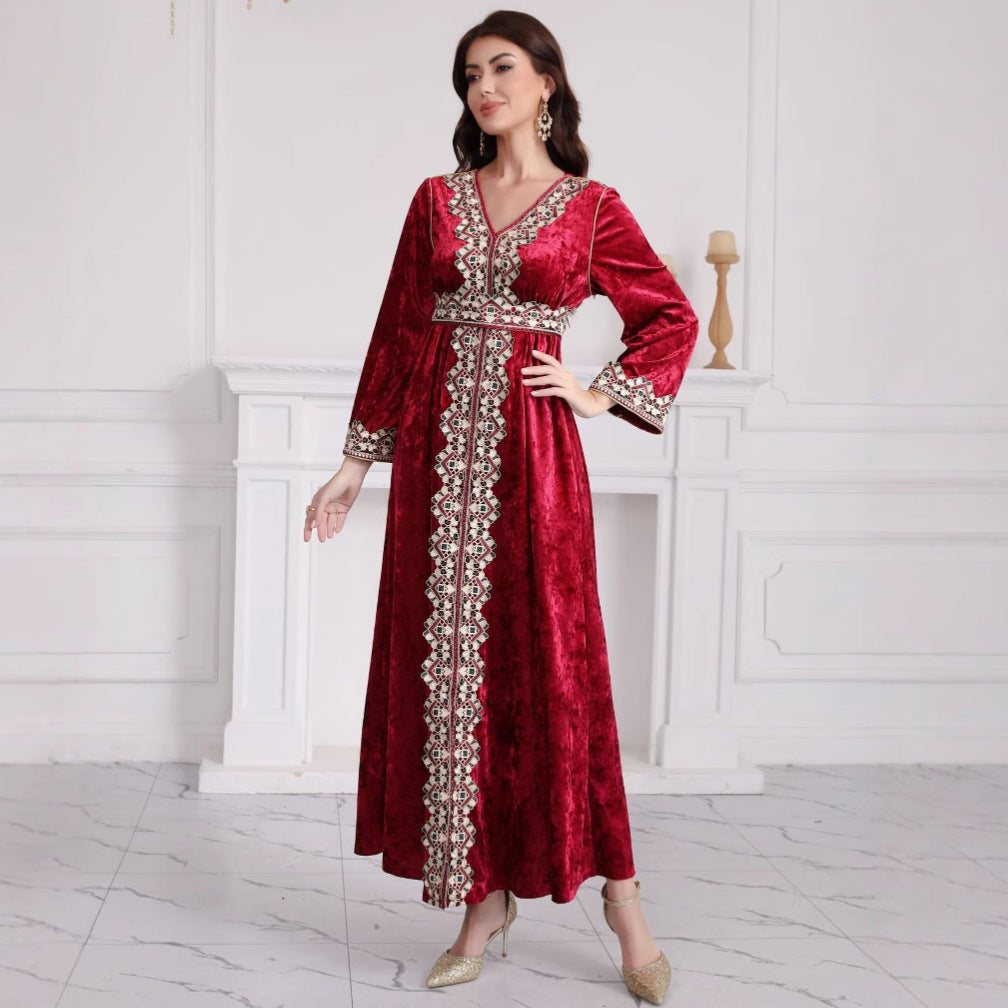 Damen Samt‑Maxikleid im Kaftanstil mit bestickter Mittelblende und Taillengürtel Drune