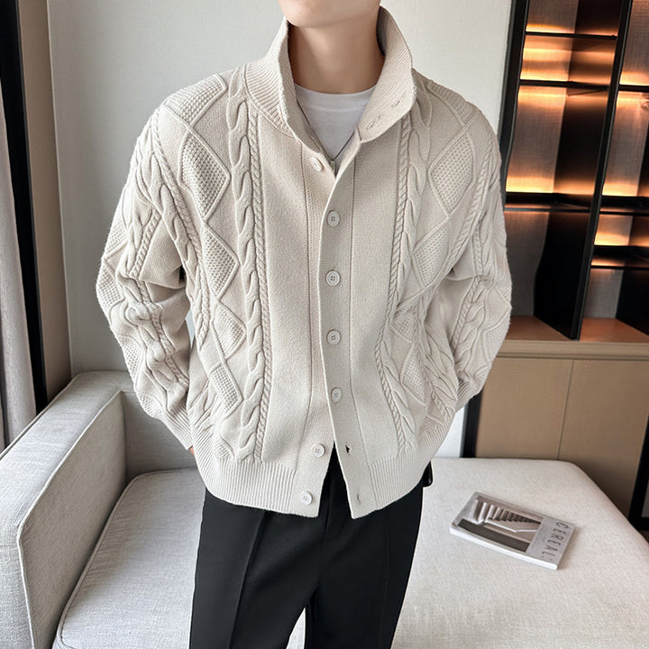 Herren Grobstrickpullover mit modernem Stehkragen und Knopfleiste Drune